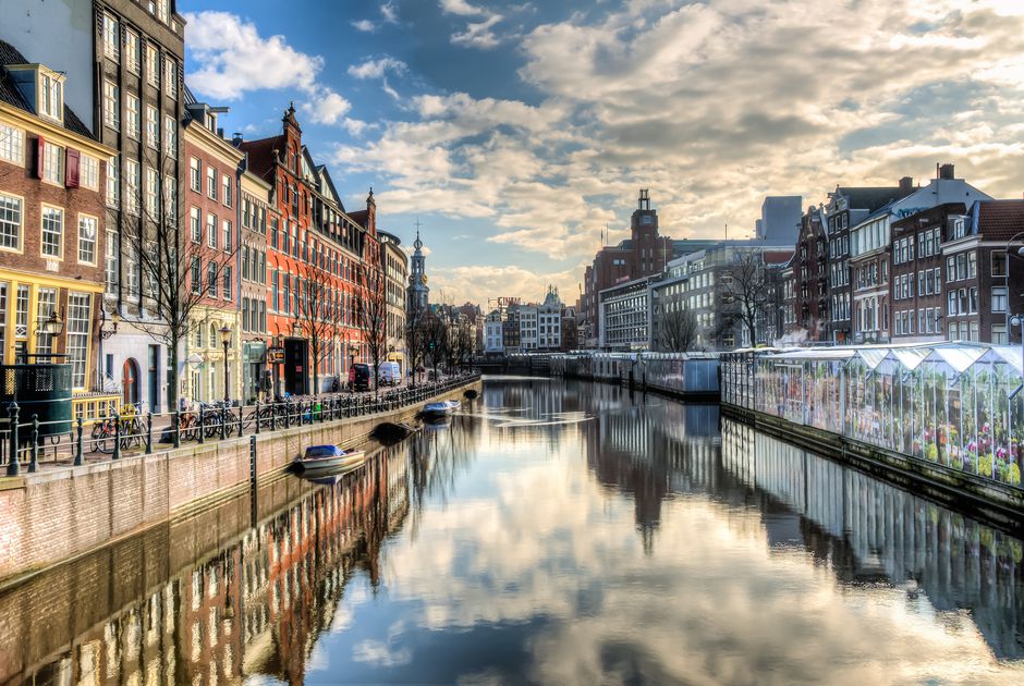 Amsterdam là thủ đô của đất nước Hà Lan xinh đẹp