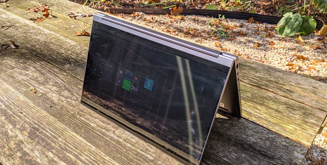 Bộ đôi laptop 2 trong 1 Lenovo Yoga 9i/7i 