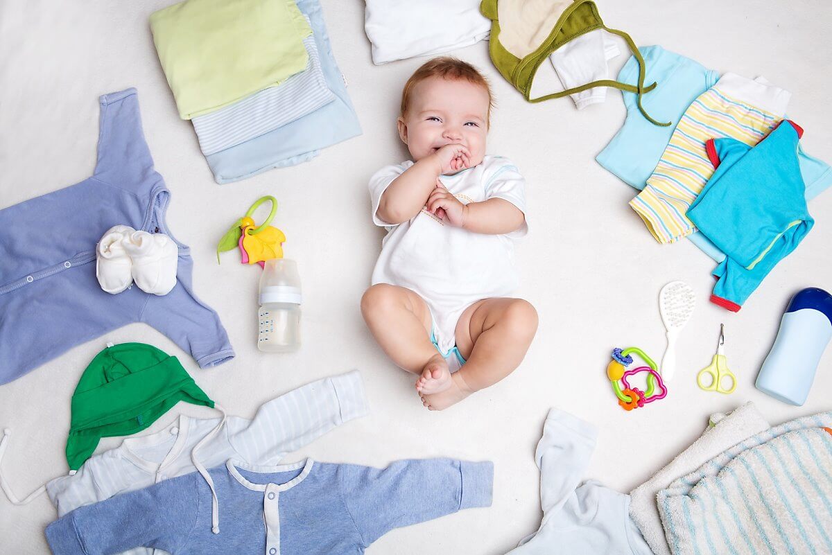 Quần áo nên có chất liệu mềm mại cho trẻ sơ sinh