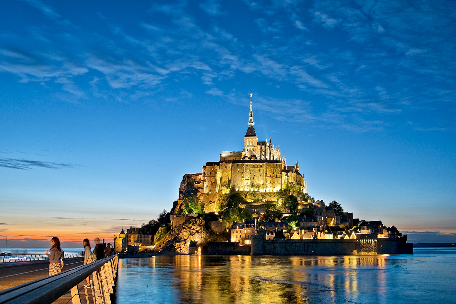 Đảo Mont Saint-Michel sở hữu vẻ đẹp vô cùng huyền ảo