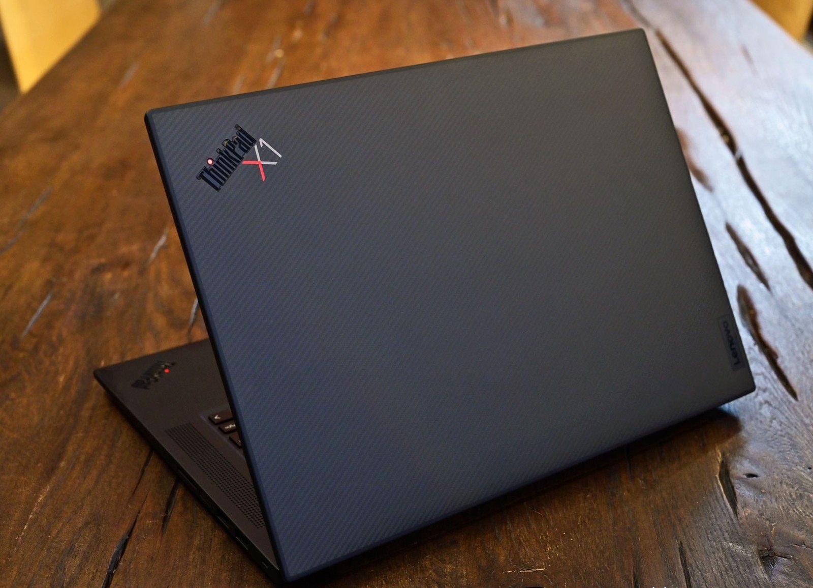 ThinkPad X1 Extreme Gen 4 có cấu hình cực kỳ mạnh mẽ